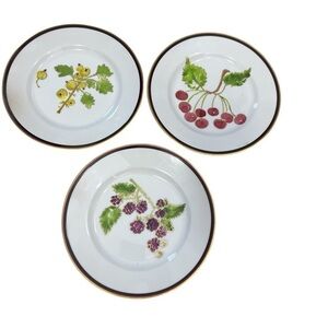 3 CRATE & BARREL Berries Fruits DESSERT Salad Plates Gold Rim 8.2…